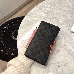 Louis Vuitton Damier Graphite Brazza Wallet